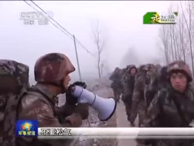 武警应急救援队更换新式救援服装