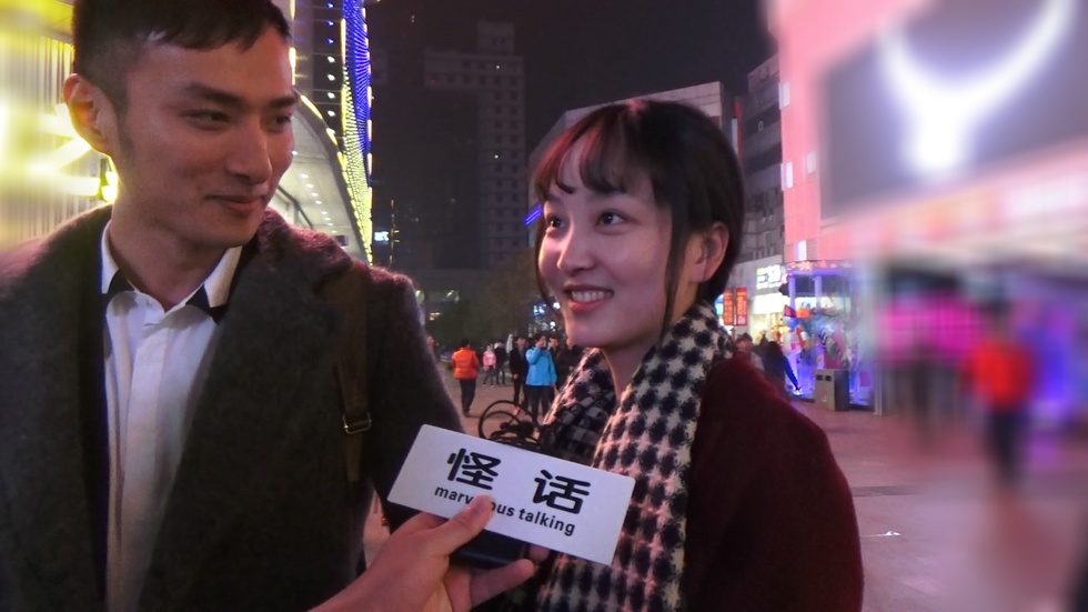 [视频]调侃狗仔偷菜狗仔很忙